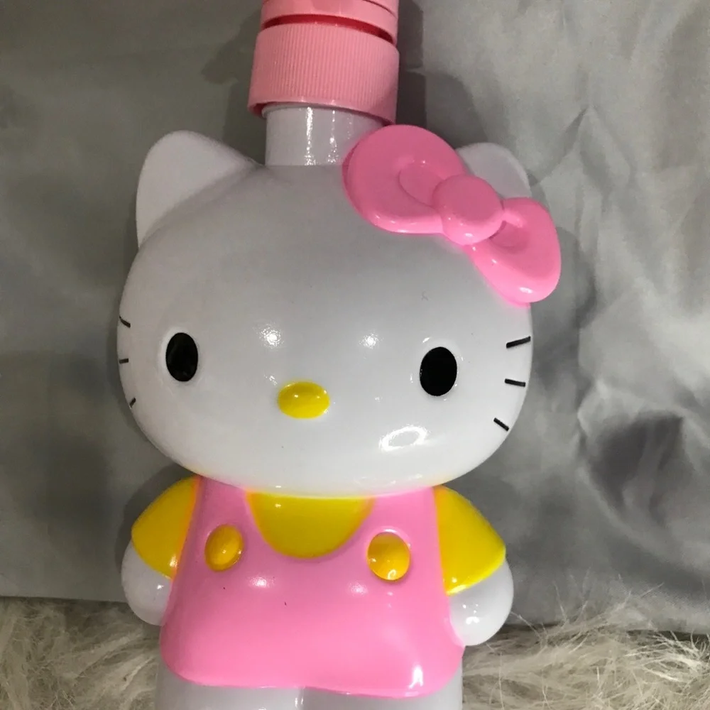 NIP Sanrio Hello Kitty Doll Bath Kitchen Soap Pump Dispenser Pink 3D Figure 8”